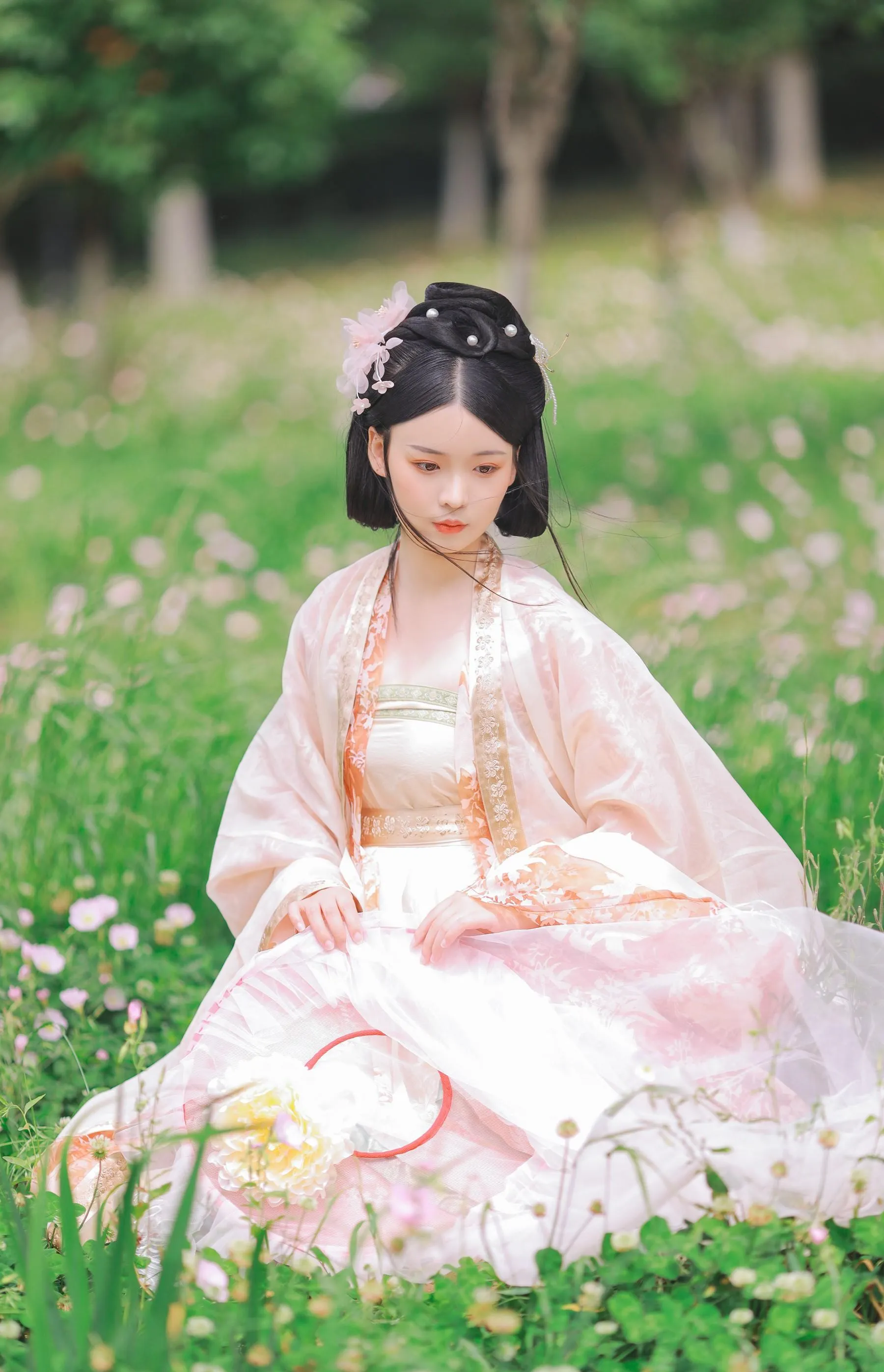 [YITUYU艺图语]2022.08.17 春有约 花不误 蘑菇任性鬼 [20P]插图3